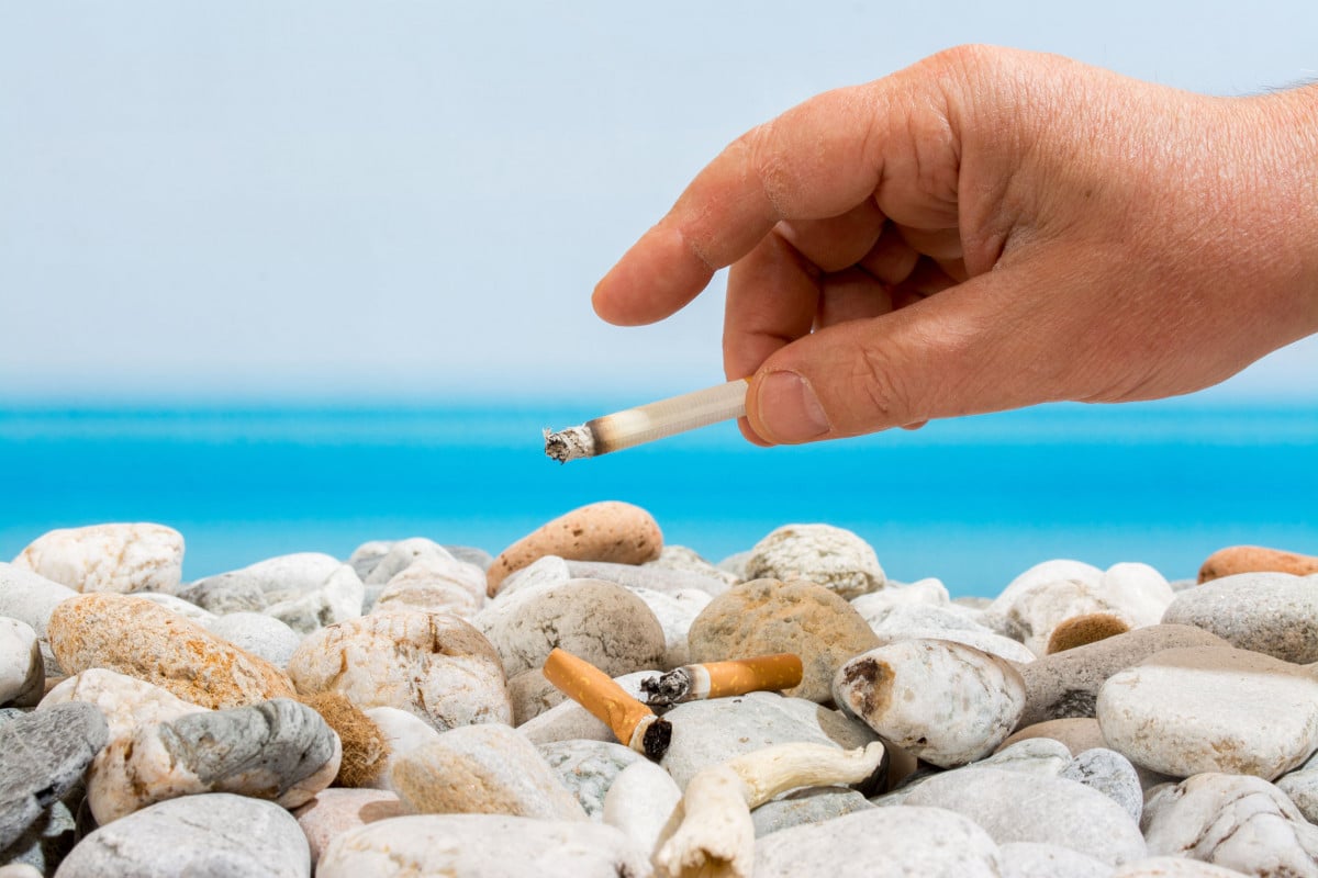 Sempre più comuni dichiarano guerra al fumo in spiaggia