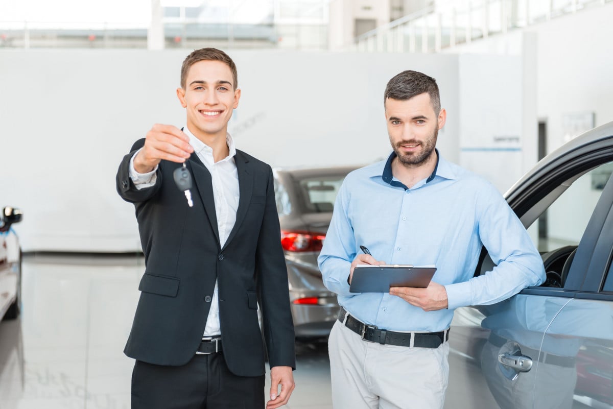 Passaggio di proprietà auto: come evitare sanzioni