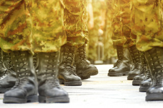 Venti di guerra e odore di leva: tra paure infondate e rischi concreti