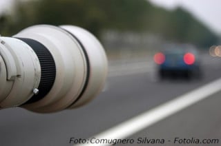 Autovelox: annulabile la multa se il segnale con il limite di velocità non è ripetuto dopo l'incrocio