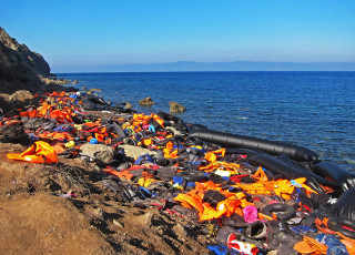 Traffico di migranti: legittima la pena del decreto Cutro per morte o lesioni