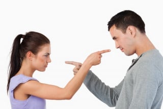 Assistenza familiare: regalie e spese voluttuarie non assicurano il mantenimento