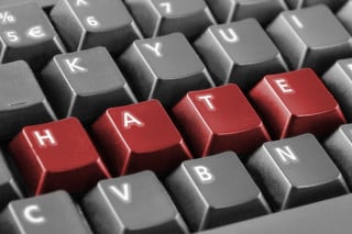 Il reato di istigazione a disobbedire alle leggi