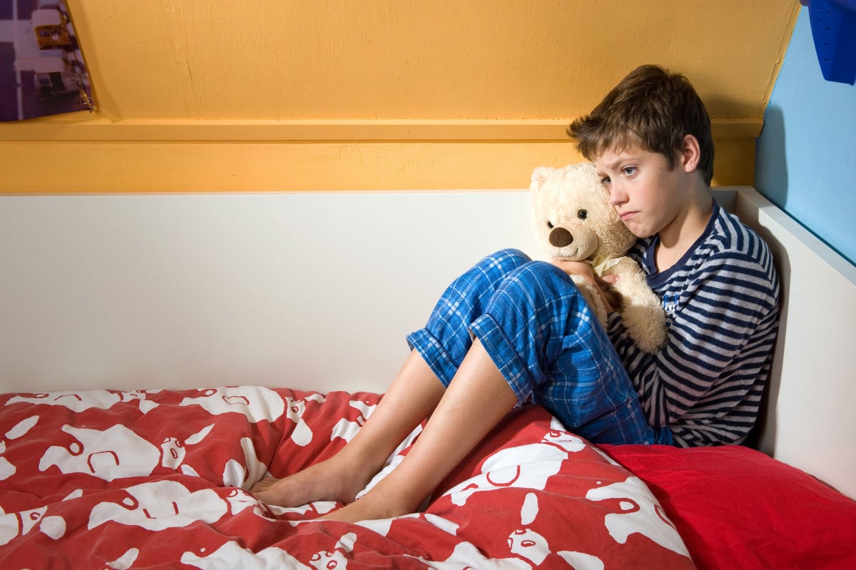 Lasciare il figlio da solo a casa: è abbandono del minore?