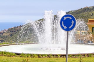 La precedenza in rotatoria