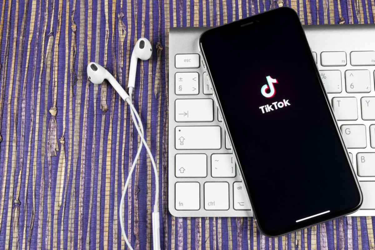 Tik Tok, dal 9 febbraio stop agli under13