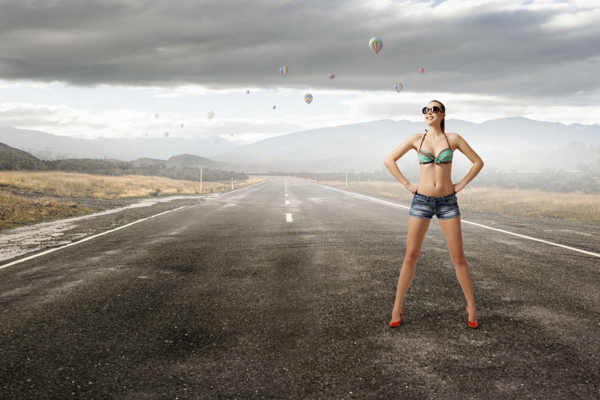 Multe fino a 500 euro per chi cammina in bikini per strada