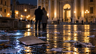 Una piazza si sgombera, un futuro no