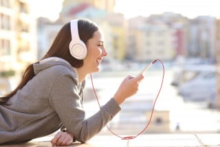 Scaricare musica legalmente: i siti legali per evitare sanzioni