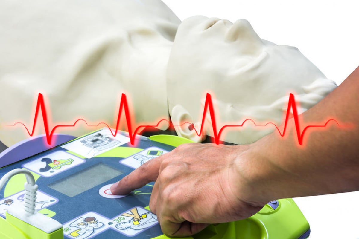 Defibrillatori ovunque e immunità per chi li usa