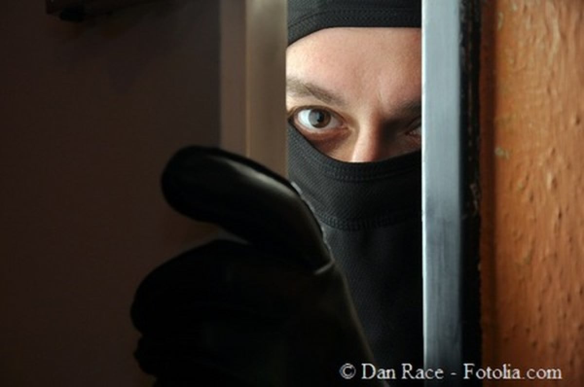 Cassazione: non sempre condominio risponde del furto in appartamento agevolato da ponteggi