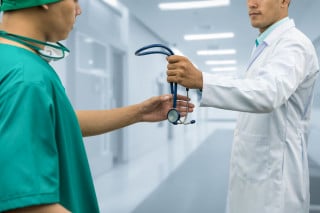 Colpa medica: risarcimento con la Balduzzi anche per fatti antecedenti