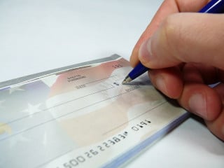 SOLDI PUBBLICI ai partiti - Non più tesoretti, ma spazi gratuiti - La proposta della lettrice Vittoria SIVERO