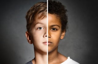 Niente “sballo” per i “neri”. Apartheid a Bologna