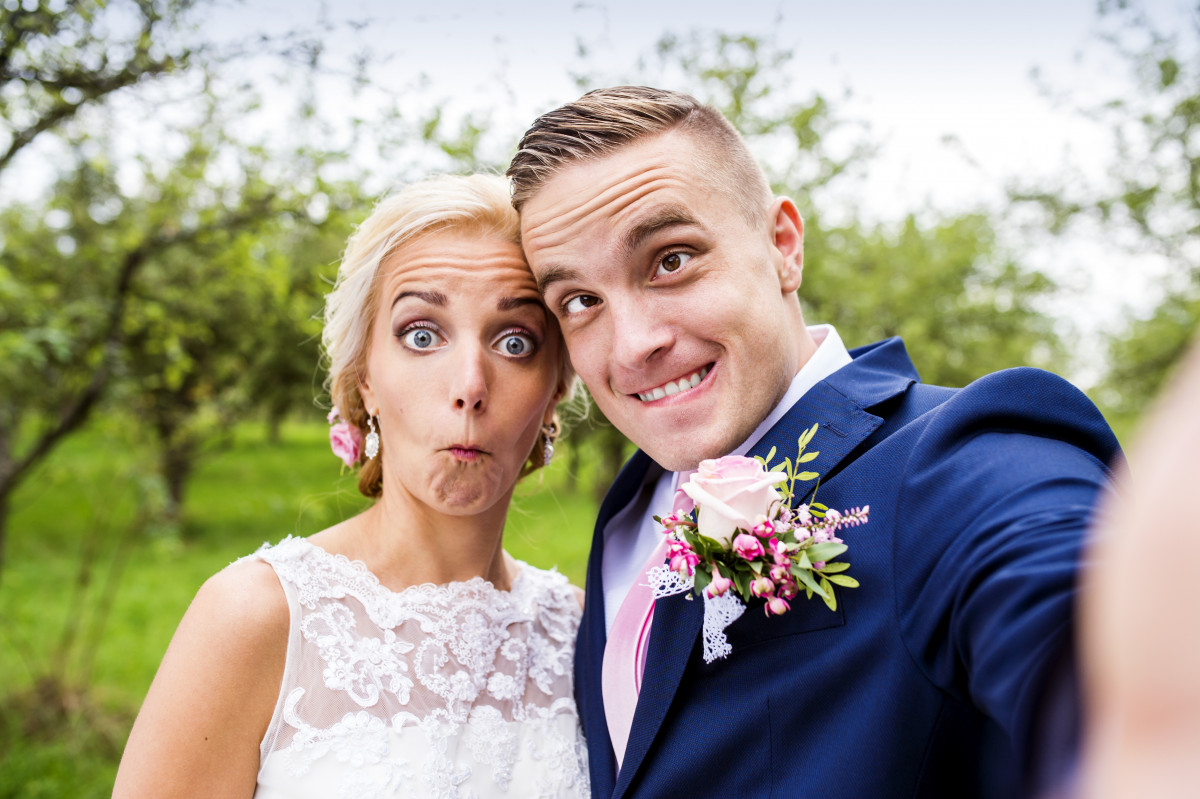 Cassazione: perdere le foto del matrimonio non è un danno grave