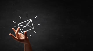 Privacy: vietato usare le mail su Facebook senza consenso
