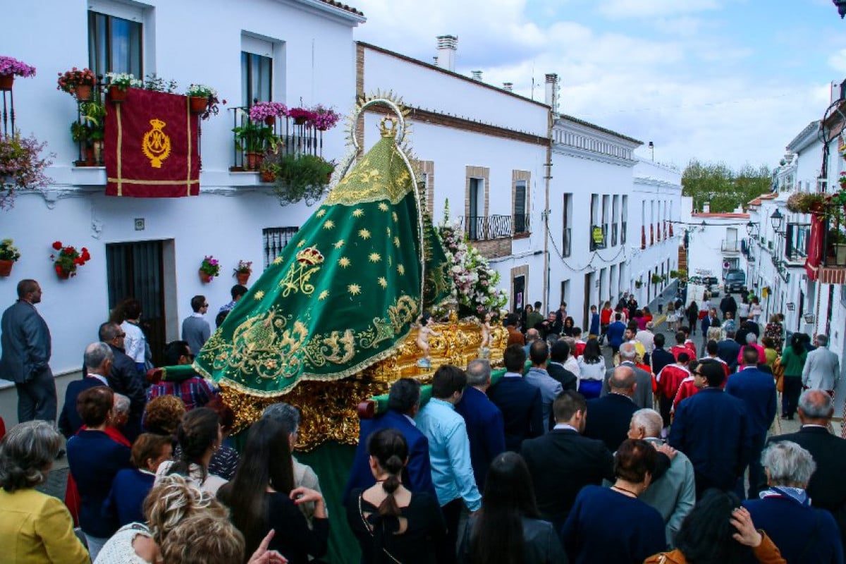 È reato interrompere una processione?