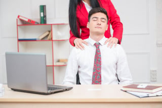 Lavoro: arriva il massaggio in ufficio