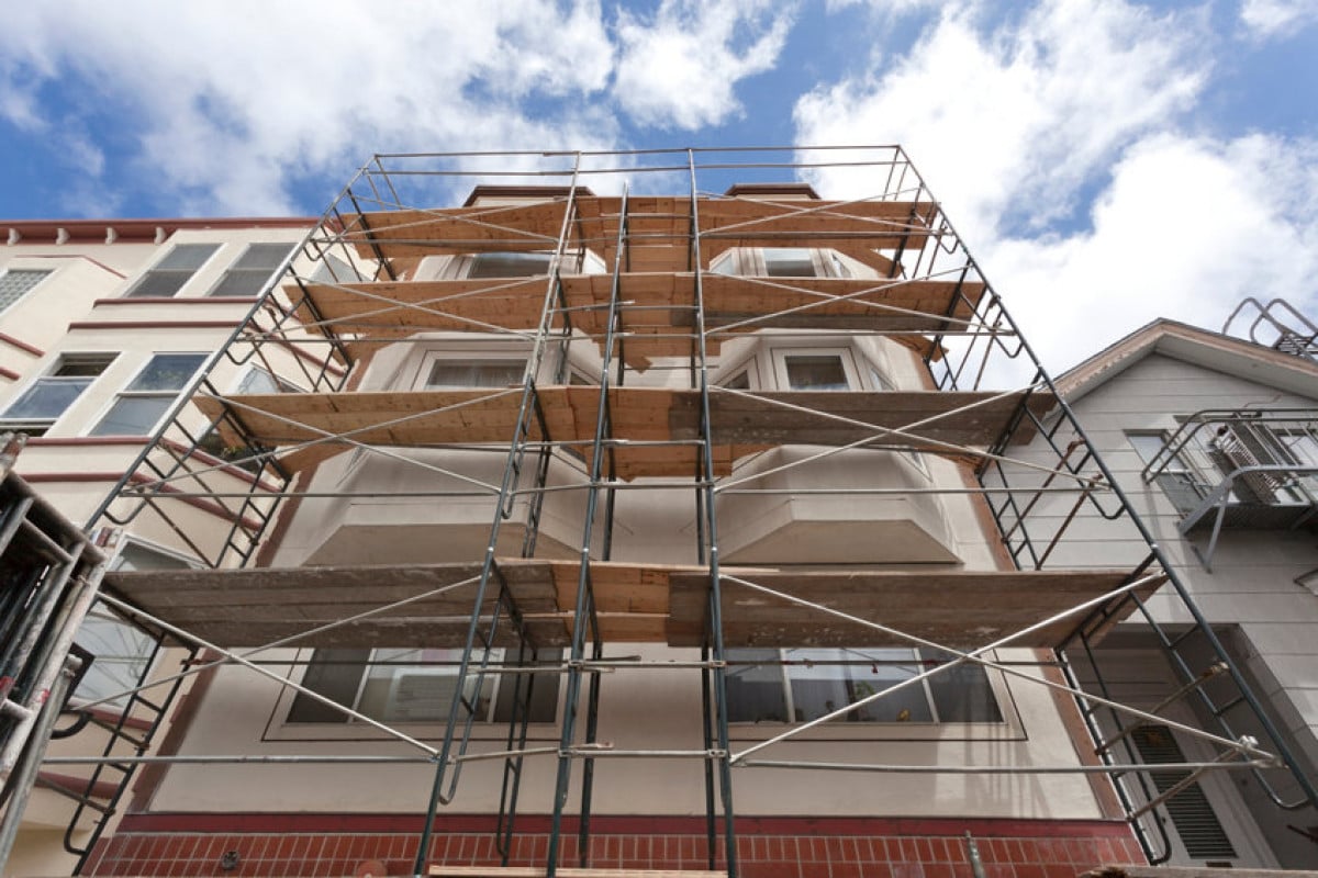 Furto in condominio, agevolato da impalcature