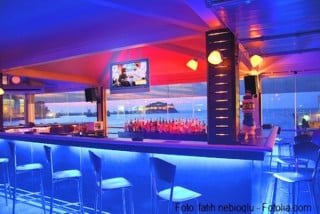 Il bar sotto casa è troppo rumoroso? La sanzione è solo quella amministrativa
