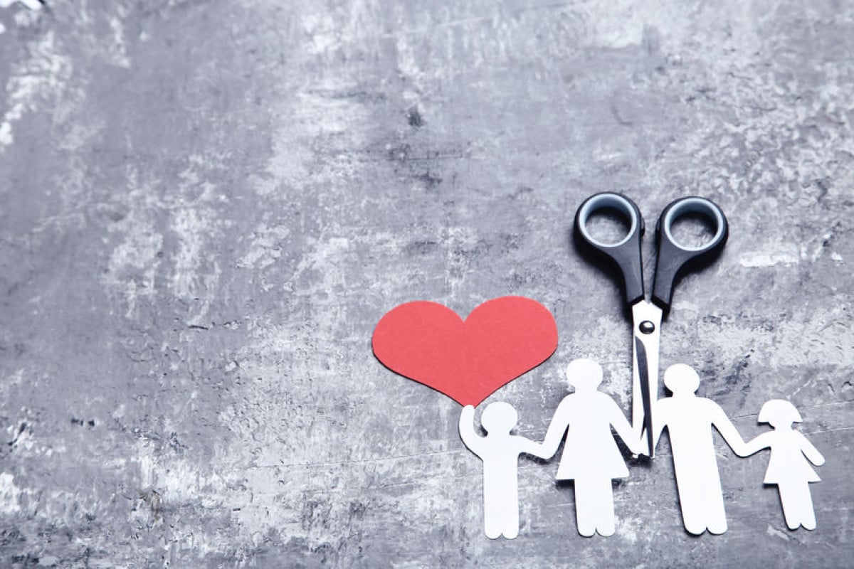 I figli stanno esclusivamente con la madre se il padre è assente