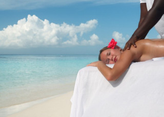 Ordinanza del ministero della salute vieta massaggi sulle spiagge