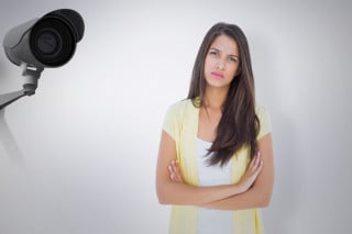 Condominio: installare una telecamera sul pianerottolo non è reato