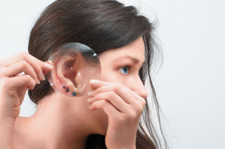 Infezioni da piercing: risponde il tatuatore