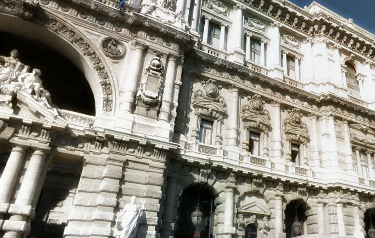 Cassazione: il Giudice può presumere che l'inquilino ha pagato sempre canoni superiori al dovuto anche se non ci sono tutte le ricevute