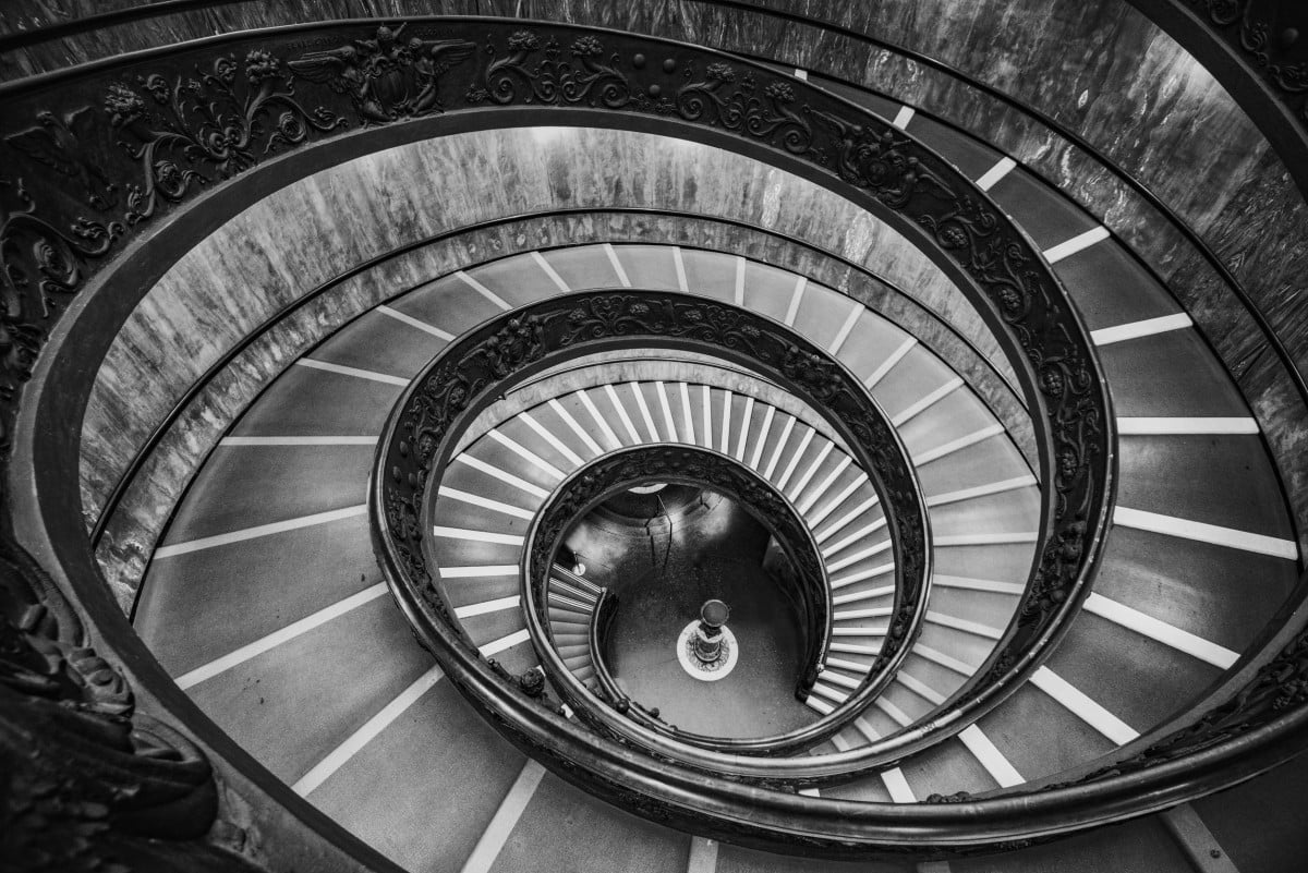 Le scale del condominio devono essere dotate di luce di sicurezza?