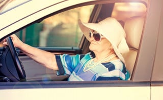 Fino a 169 euro di multa per chi guida troppo piano