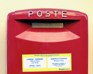 La Cassazione solleva questione di legittimità sulle notifiche a mezzo posta