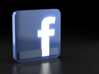 Diffamazione le offese su Facebook, non giustificate dal contrasto politico
