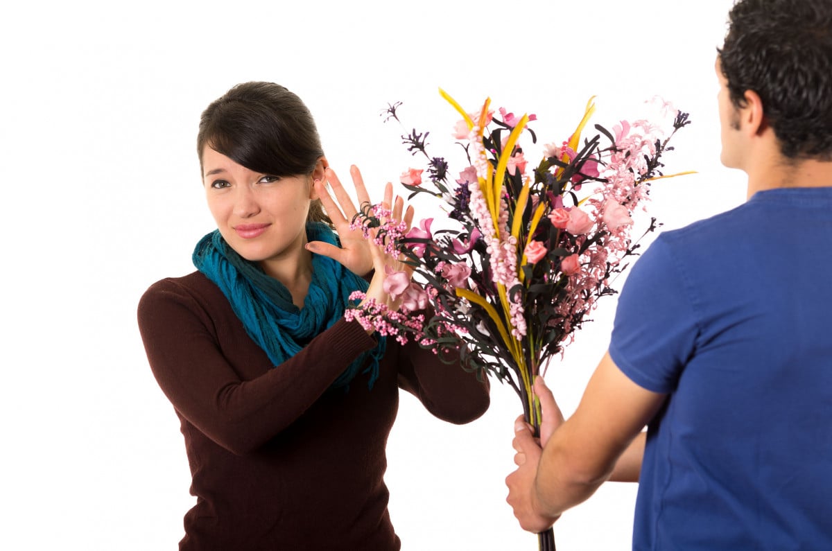 Cassazione: anche regalare fiori può diventare reato