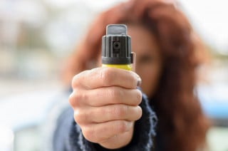 Cassazione: l'uso dello spray al peperoncino rende la rapina aggravata